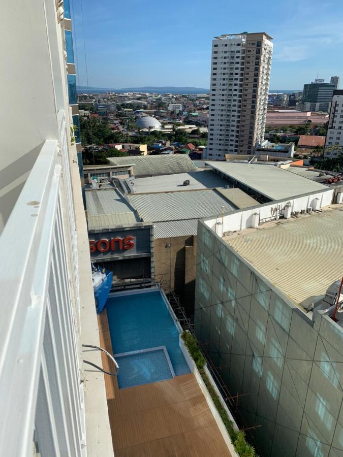 Hola! Condotel @ Inspiria Davao City Exterior foto