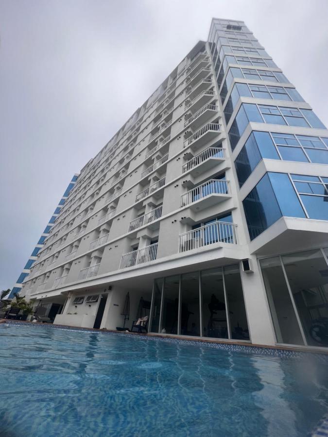 Hola! Condotel @ Inspiria Davao City Exterior foto